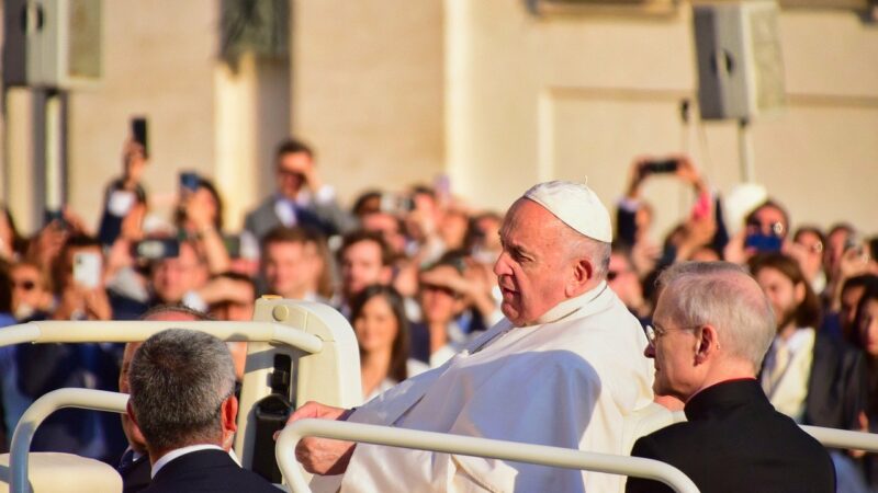 Arrivano le scuse di Papa Francesco: “Non volevo offendere, nella chiesa c’è spazio per tutti”