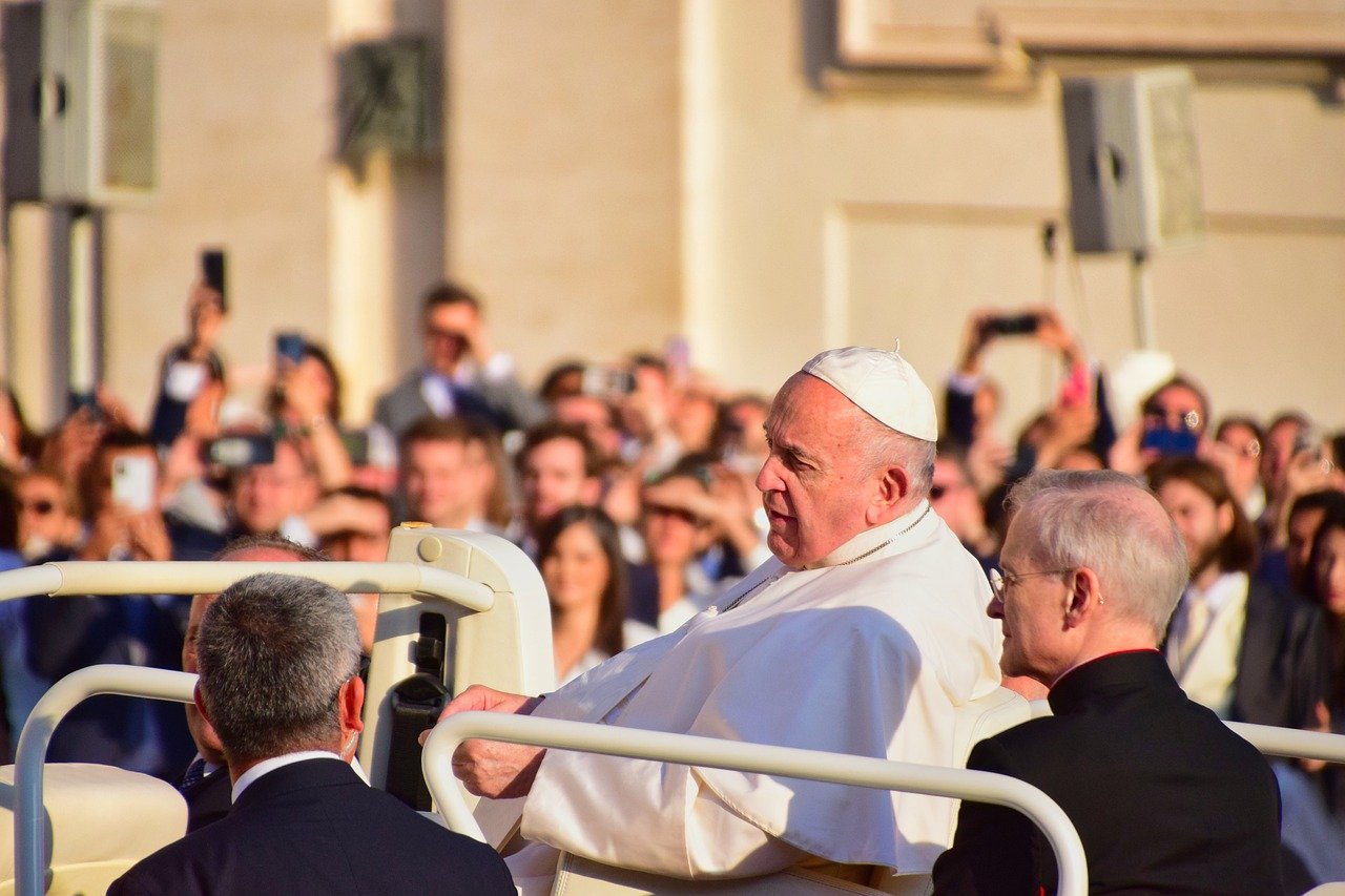 Arrivano le scuse di Papa Francesco: “Non volevo offendere, nella chiesa c’è spazio per tutti”